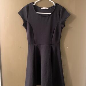 Black Short Sleeved Pleated Dress | Women’s Size S
